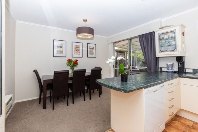 Photo of property in 260 Hendersons Road, Hoon Hay, Christchurch, 8025