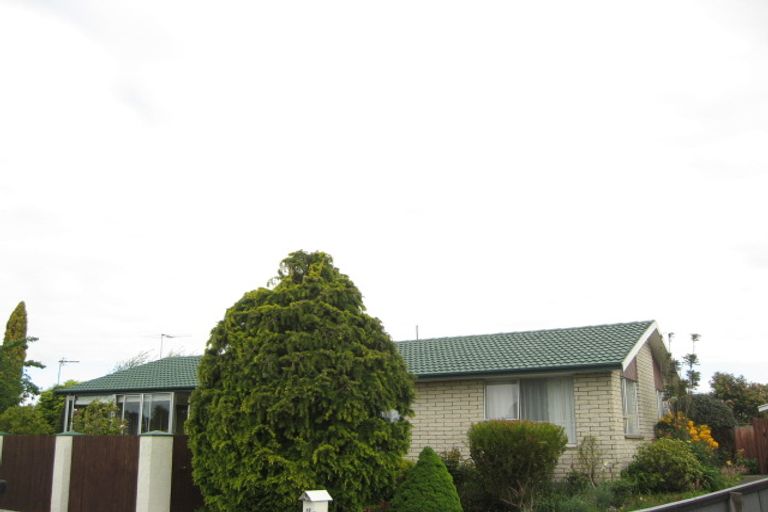 Photo of property in 17 Beeston Place, Redwood, Christchurch, 8051
