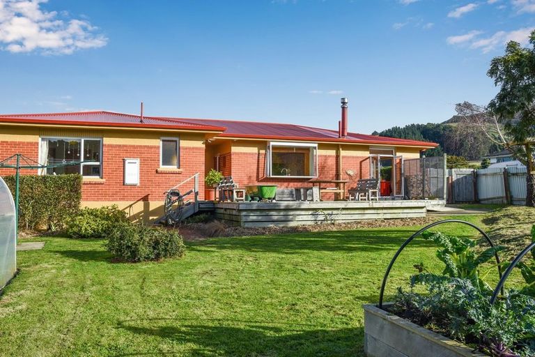 Photo of property in 20 Fairview Terrace, Sawyers Bay, Port Chalmers, 9023