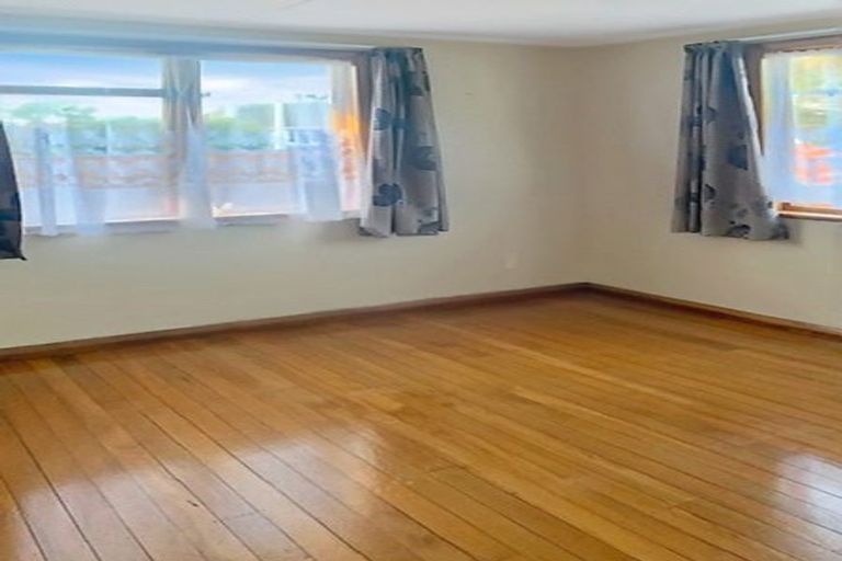 Photo of property in 23 Holland Crescent, Bulls, 4818