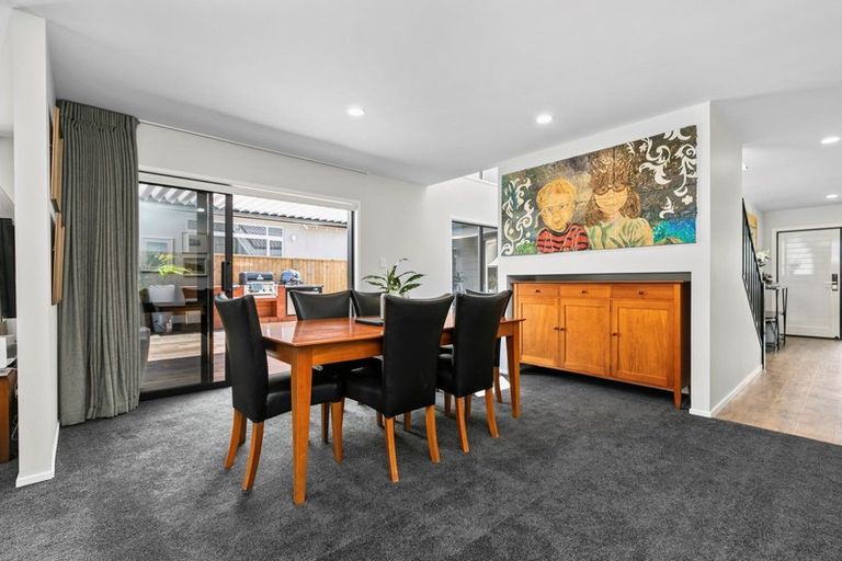 Photo of property in 253 Devonport Road, Tauranga, 3110