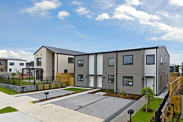 Photo of property in 5 Nga Pona Toru Road, Flat Bush, Auckland, 2019