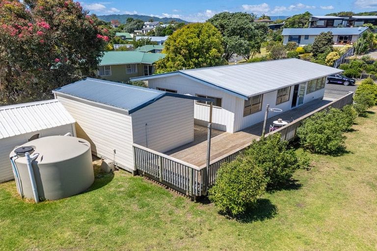 Photo of property in 18 Hicks Crescent, Waikanae Beach, Waikanae, 5036