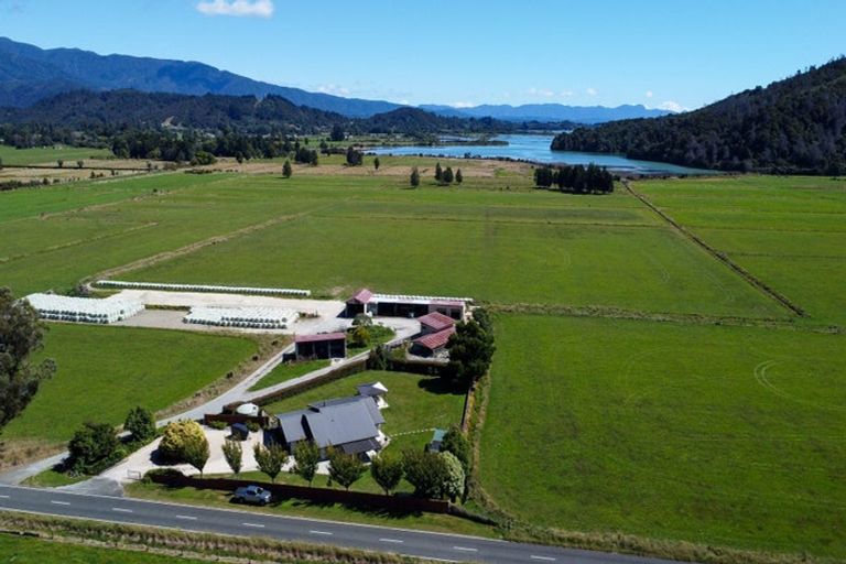 Photo of property in 191 Rototai Road, Takaka, 7183