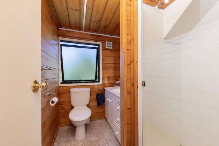 Photo of property in 14 Muscat Place, Henderson, Auckland, 0612