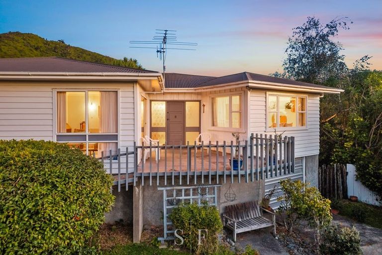 Photo of property in 53 Seddon Street, Waikanae, 5036
