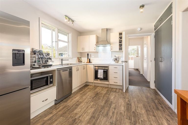 Photo of property in 68 Winters Road, Redwood, Christchurch, 8051