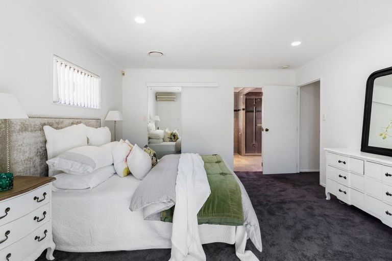 Photo of property in 8 Lowburn Place, Clover Park, Auckland, 2019