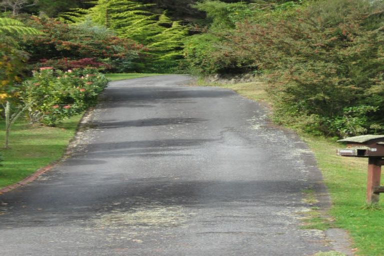 Photo of property in 99 Pinehaven Road, Pinehaven, Upper Hutt, 5019