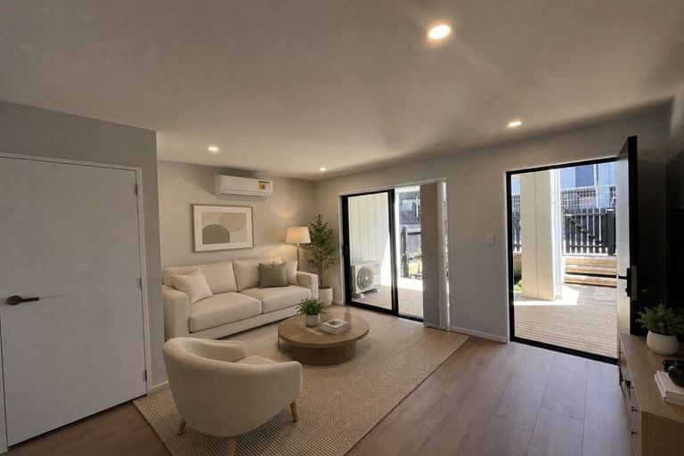 Photo of property in 35 Tukari Lane, Mangere Bridge, Auckland, 2022