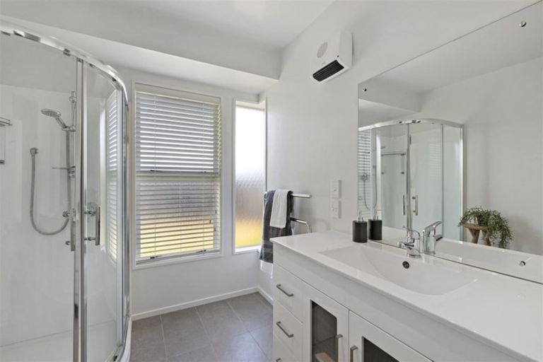 Photo of property in 9 Parkwood Place, Parklands, Christchurch, 8083