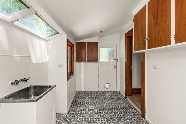 Photo of property in 25 Chaucer Road, Hospital Hill, Napier, 4110