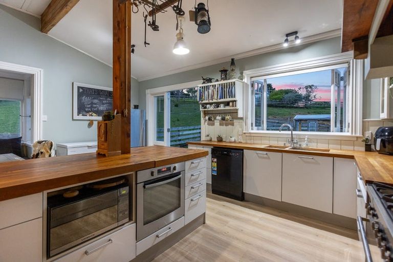 Photo of property in 12 Downer Access Road, Kaukapakapa, 0873