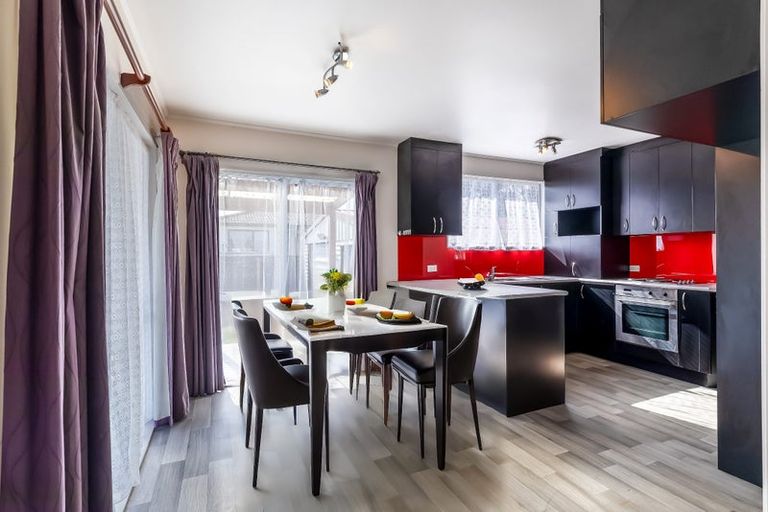 Photo of property in 34 Armada Drive, Ranui, Auckland, 0612