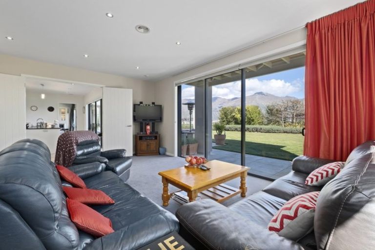 Photo of property in 2 Mount Gold Place, Wanaka, 9305