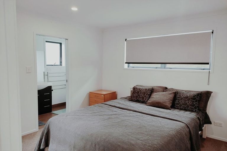 Photo of property in 32 Opoka Street, Takanini, 2110