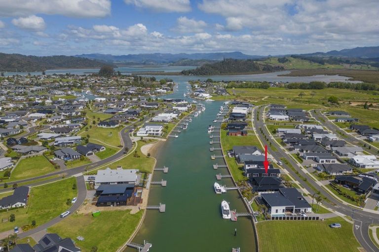 Photo of property in 13 Awatea Drive, Whitianga, 3510