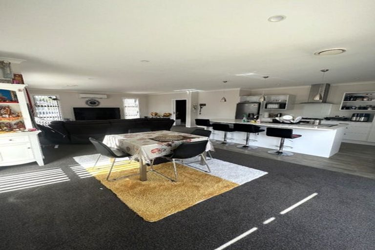 Photo of property in 10 Poulson Grove, Trentham, Upper Hutt, 5018