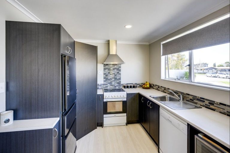 Photo of property in 35 Gilmour Place, Taradale, Napier, 4112