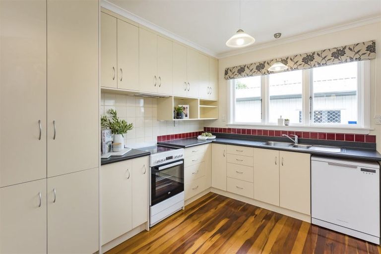 Photo of property in 25 Forbury Avenue, Takaro, Palmerston North, 4412