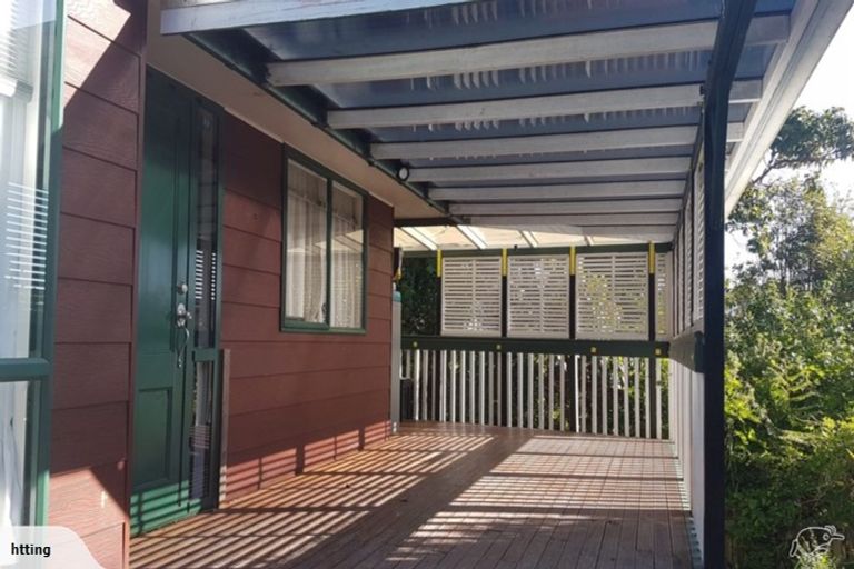 Photo of property in 18a Crompton Road, Massey, Auckland, 0614