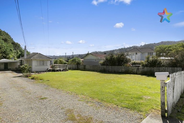 Photo of property in 24 Korau Grove, Stokes Valley, Lower Hutt, 5019