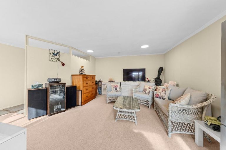 Photo of property in 13 Te Whena Place, Waitara, 4320