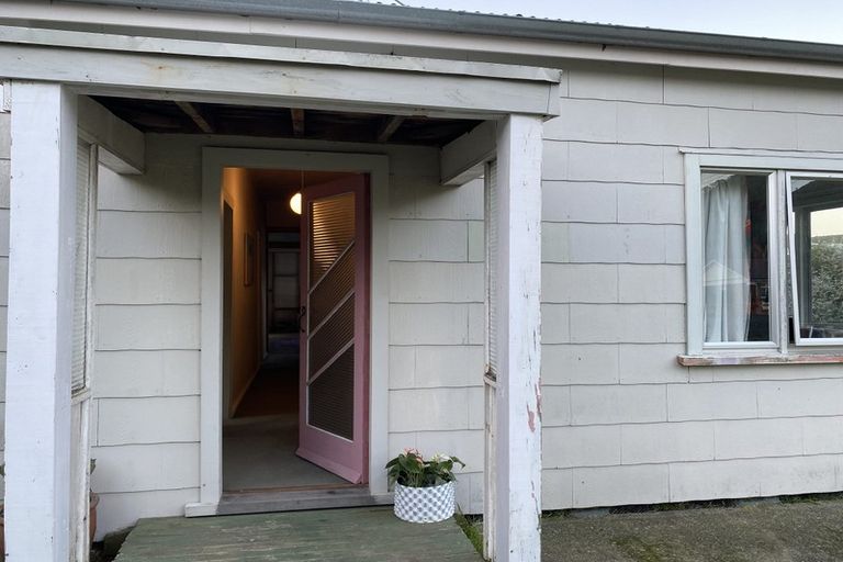 Photo of property in 65 Broadway, Picton, 7220