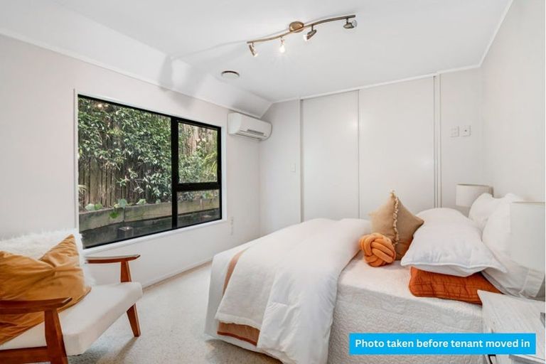 Photo of property in 1/1 Tern Place, Unsworth Heights, Auckland, 0632