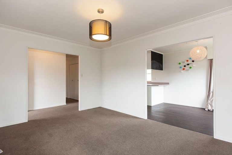 Photo of property in 27 Wainui Avenue, Point Chevalier, Auckland, 1022