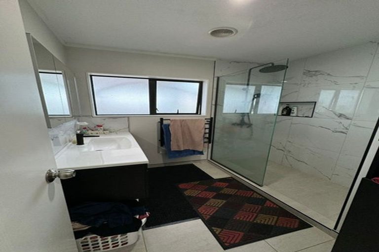 Photo of property in 13 Blueridge Close, Sunnyvale, Auckland, 0612