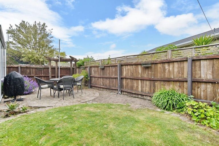 Photo of property in 2/9 Chilton Drive, Mairehau, Christchurch, 8052