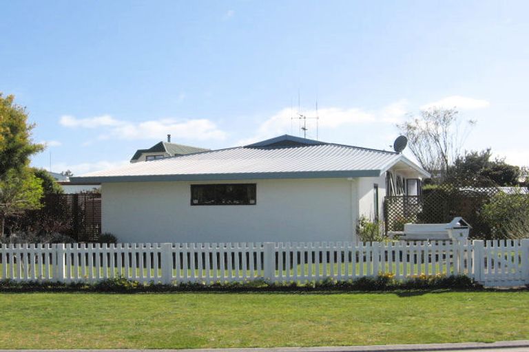 Photo of property in 3 Barbara Grove, Papamoa Beach, Papamoa, 3118