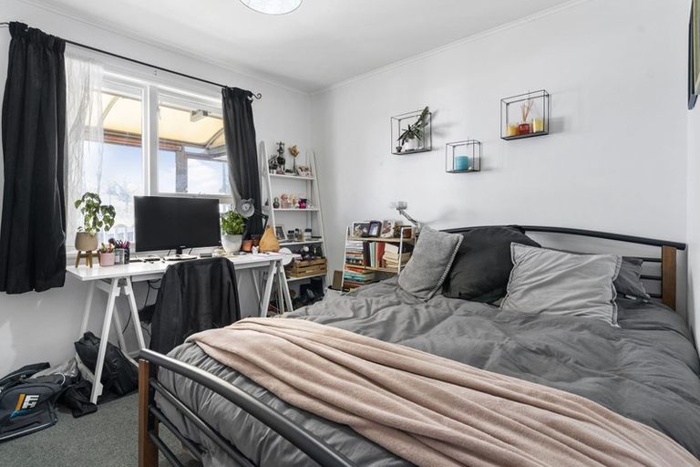 Photo of property in 260 Hepburn Road, Glendene, Auckland, 0602