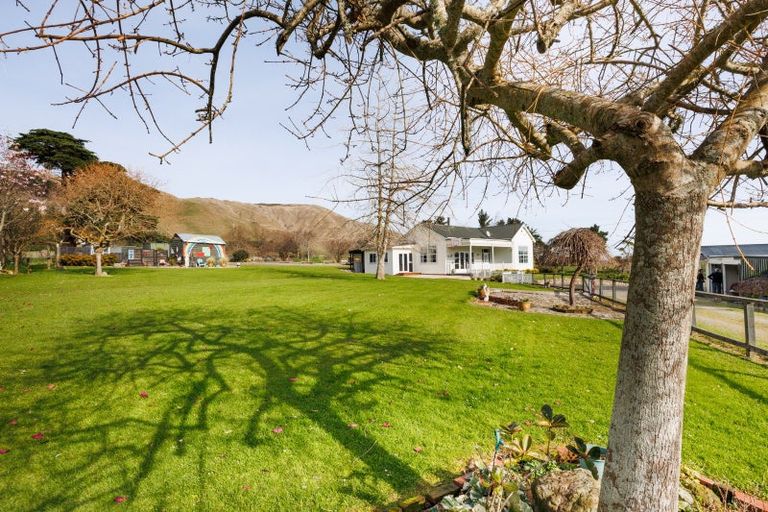 Photo of property in 185 Albert Road, Tokomaru, Palmerston North, 4474