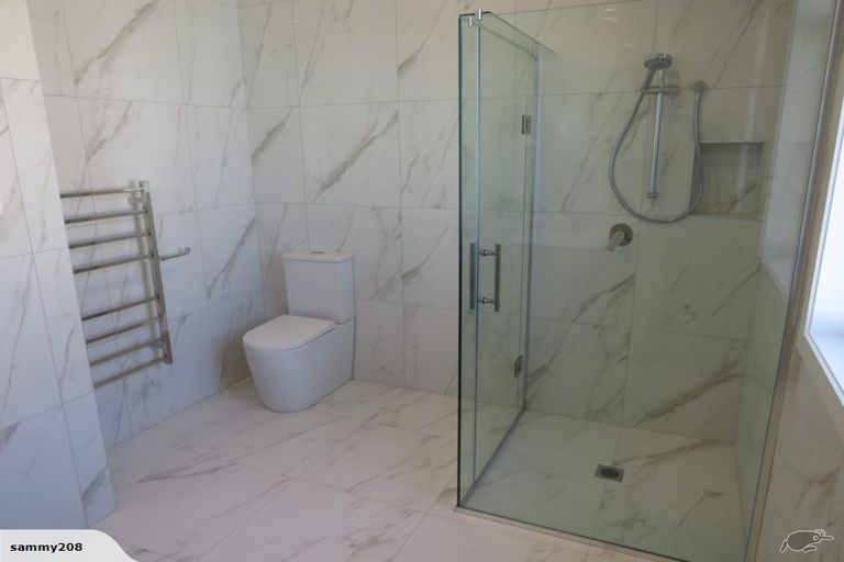 Photo of property in 47 Harbour View Road, Te Atatu Peninsula, Auckland, 0610