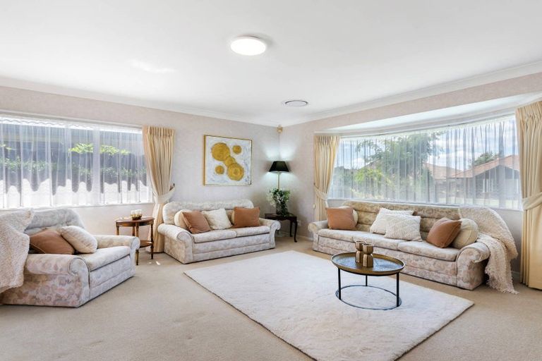 Photo of property in 10 Yarlside Place, Northpark, Auckland, 2013