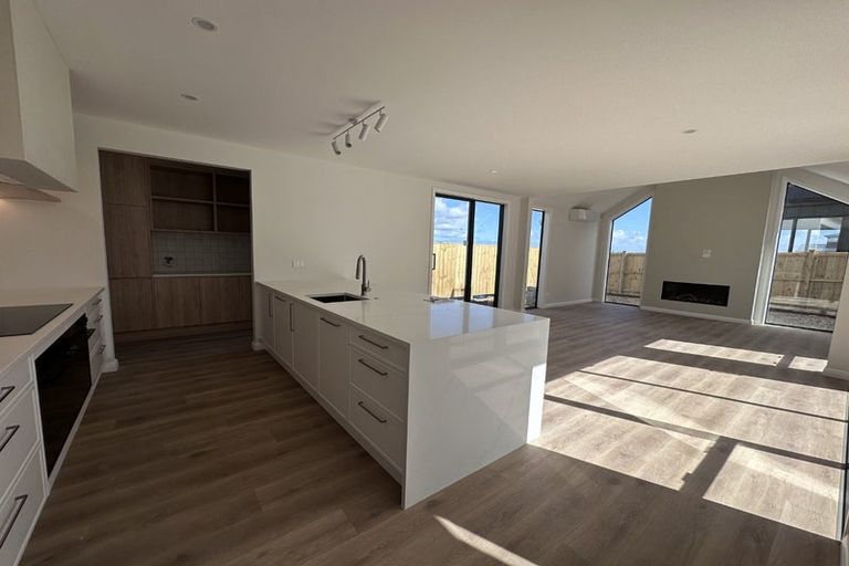 Photo of property in 12 Catalina Avenue, Rosehill, Papakura, 2113