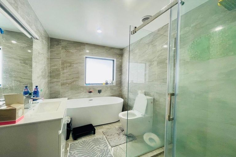 Photo of property in 52 Donegal Park Drive, Flat Bush, Auckland, 2019