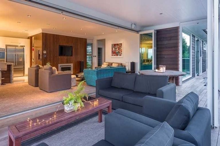 Photo of property in 37b View Road, Campbells Bay, Auckland, 0630