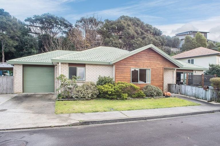 Photo of property in 16 Sams Way, Raumati South, Paraparaumu, 5032