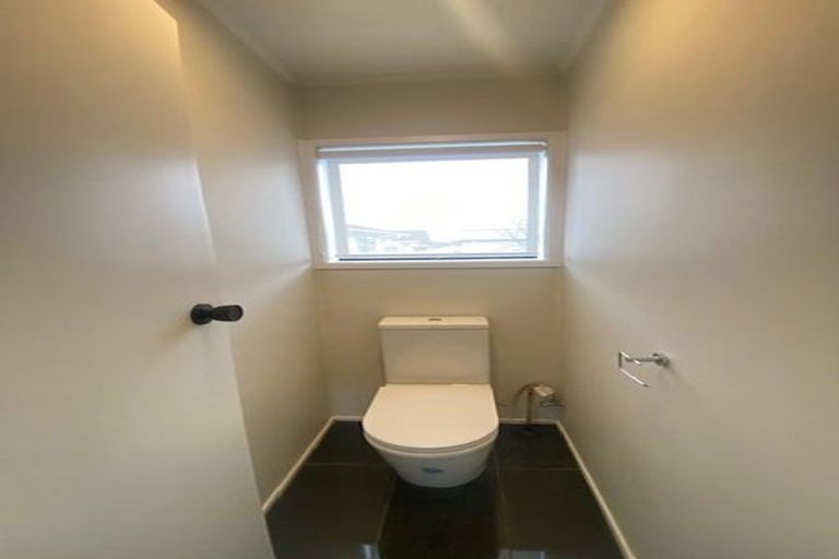 Photo of property in 2/2 Casuarina Road, Half Moon Bay, Auckland, 2012