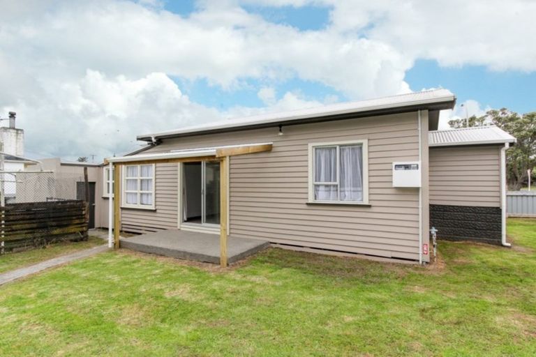 Photo of property in 98 Centennial Avenue, Waitara, 4320