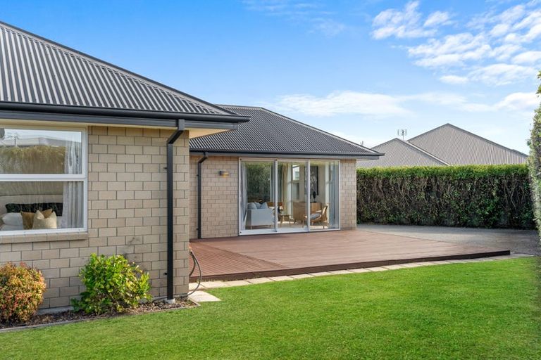 Photo of property in 16 Graycliffe Street, Halswell, Christchurch, 8025