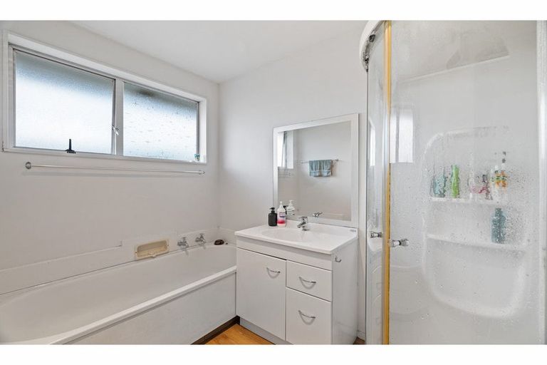 Photo of property in 12 Karnak Crescent, Russley, Christchurch, 8042