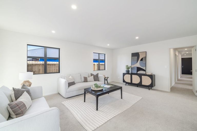 Photo of property in 12 Kura Lane, Aranui, Christchurch, 8061