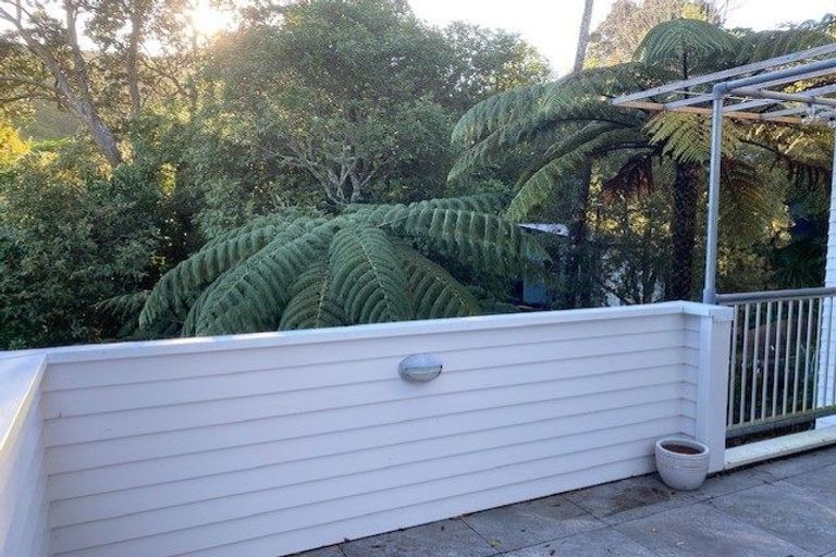 Photo of property in 6 Glentui Grove, Khandallah, Wellington, 6035