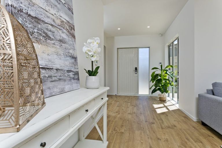 Photo of property in 66 Taikura Avenue, Red Beach, 0932