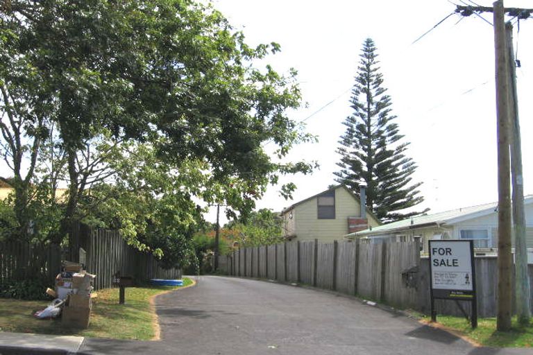 Photo of property in 1/90 Verbena Road, Birkdale, Auckland, 0626