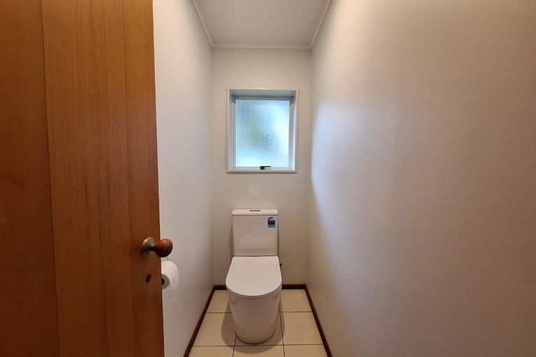 Photo of property in 1/73 Royal View Road, Te Atatu South, Auckland, 0610